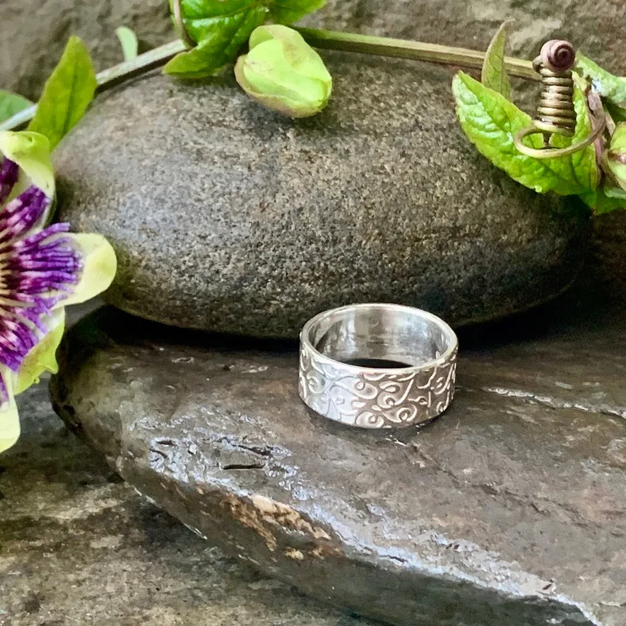 Organic vine textured, wide band ring