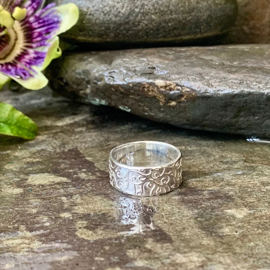 Organic vine textured, wide band ring