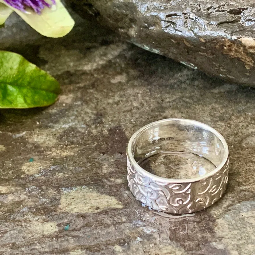 Organic vine textured, wide band ring