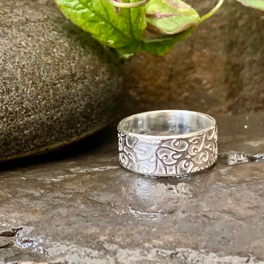 Organic vine textured, wide band ring