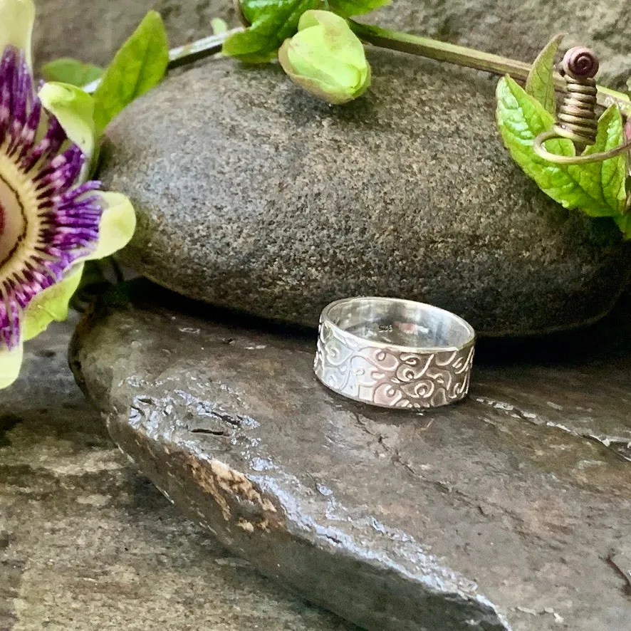 Organic vine textured, wide band ring