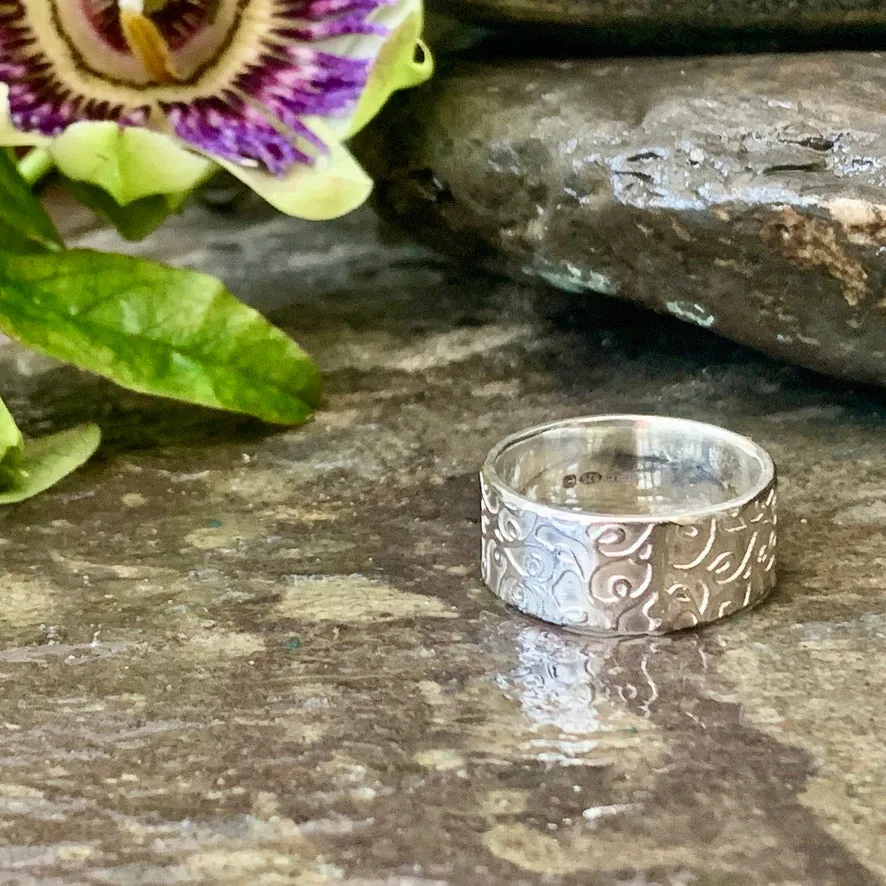 Organic vine textured, wide band ring