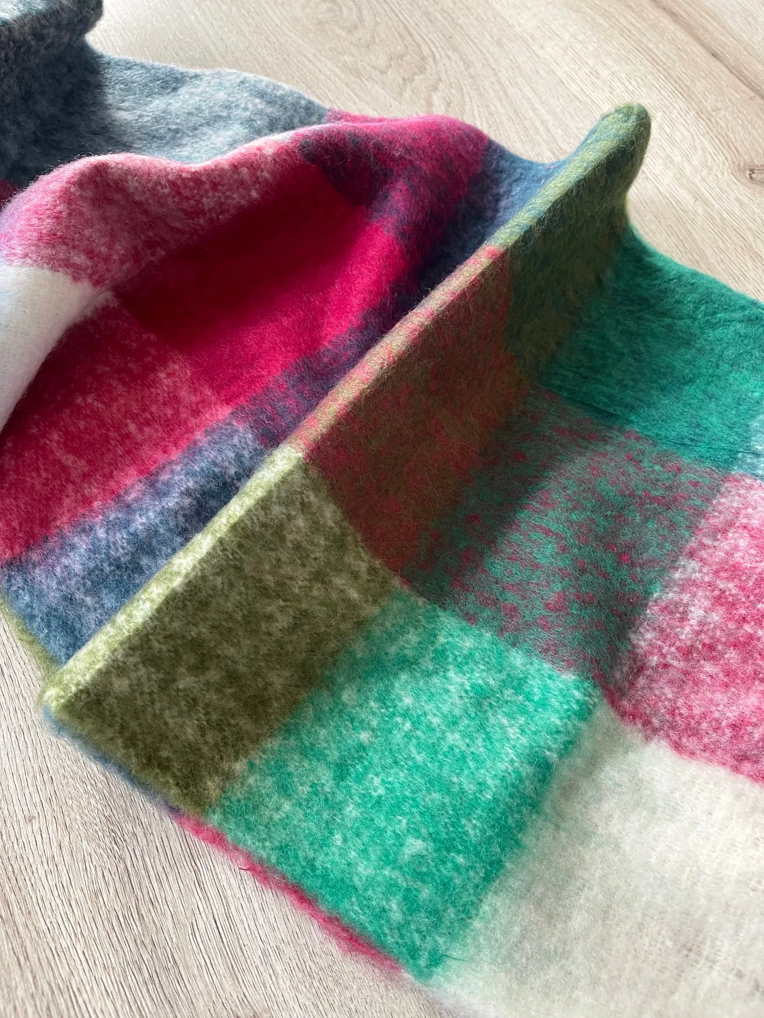 WHITE CHECKED WOOL RAINBOW BLANKET SCARF OVERSIZED WINTER SHAWL WRAP